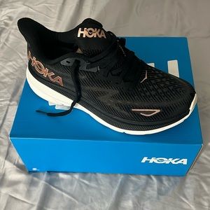 Hoka Clifton 9
